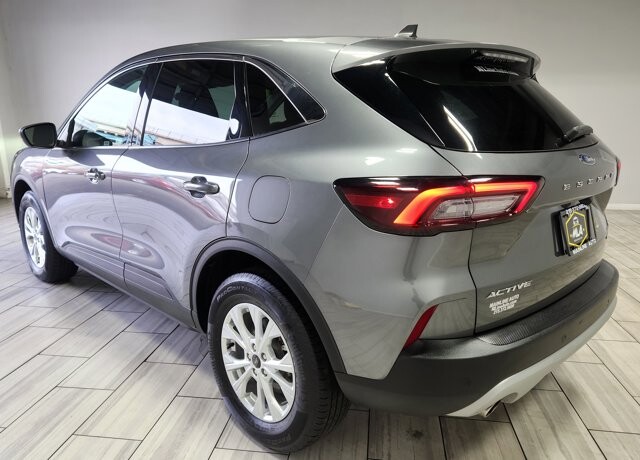 2024 Ford Escape in Cinnaminson, NJ 08077 - 18103835 3