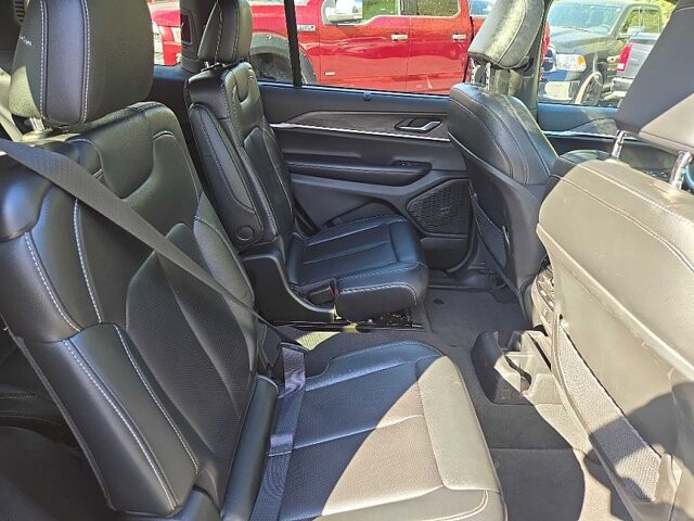 2024 Jeep Grand Cherokee L in Oregon, OH 43616 - 18103837 16