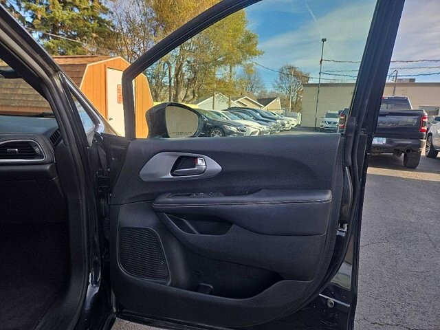 2024 Chrysler Pacifica in Oregon, OH 43616 - 18103838 16