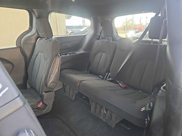 2024 Chrysler Pacifica in Oregon, OH 43616 - 18103838 12