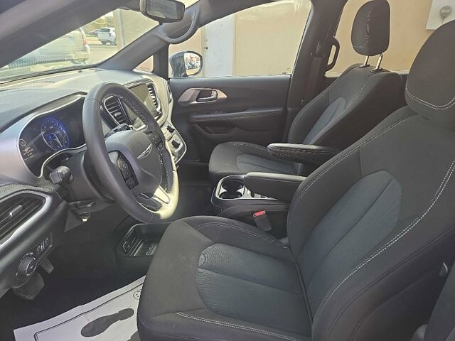 2024 Chrysler Pacifica in Oregon, OH 43616 - 18103838 10