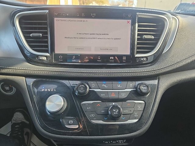 2024 Chrysler Pacifica in Oregon, OH 43616 - 18103838 21