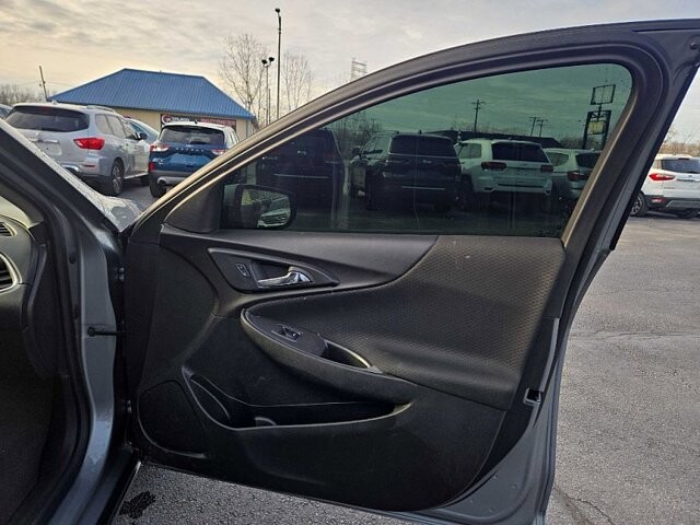 2024 Chevrolet Malibu in Oregon, OH 43616 - 18103839 10