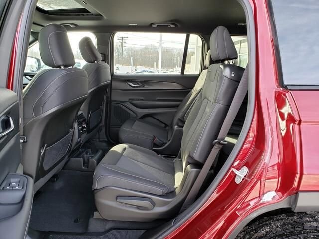 2025 Jeep Grand Cherokee L in Bedford, OH 44146 - 18103841 8