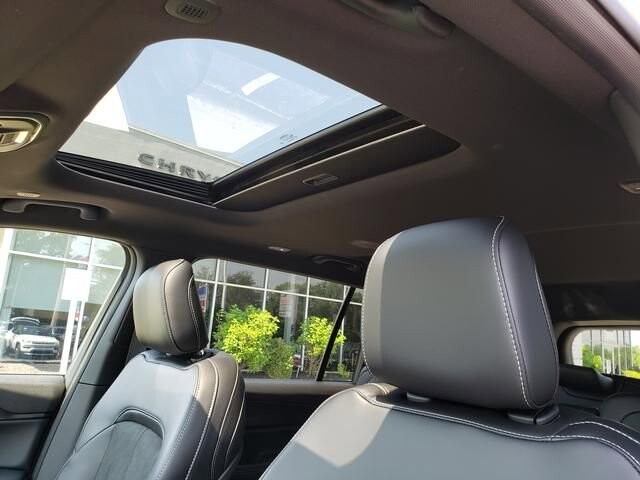 2025 Jeep Grand Cherokee L in Bedford, OH 44146 - 18103842 7