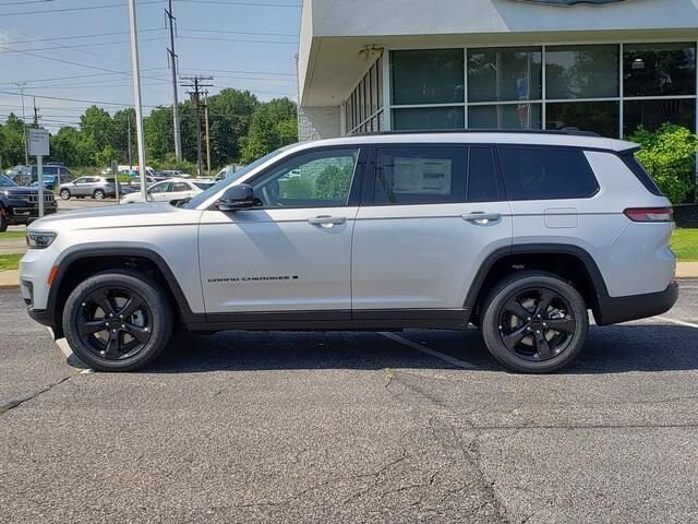 2025 Jeep Grand Cherokee L in Bedford, OH 44146 - 18103842 2