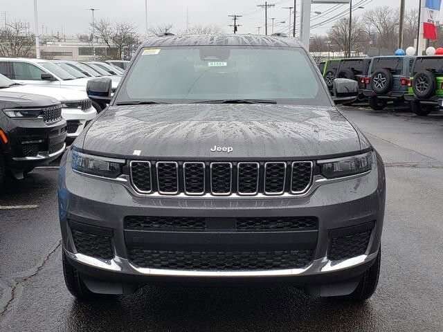 2025 Jeep Grand Cherokee L in Bedford, OH 44146 - 18103845 5