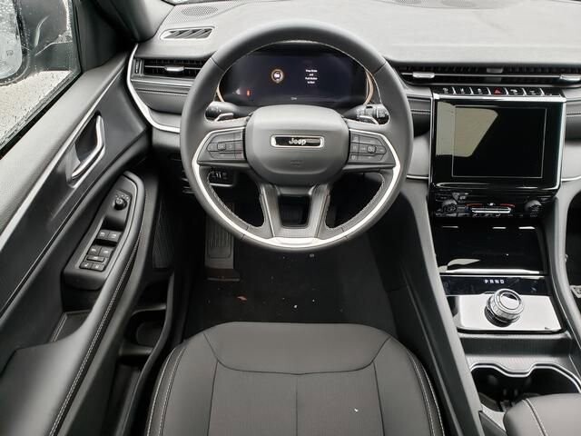 2025 Jeep Grand Cherokee L in Bedford, OH 44146 - 18103845 10