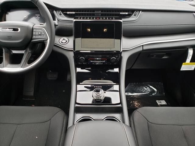 2025 Jeep Grand Cherokee L in Bedford, OH 44146 - 18103845 9