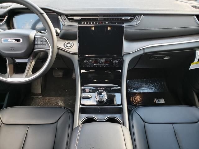 2025 Jeep Grand Cherokee L in Bedford, OH 44146 - 18103847 8