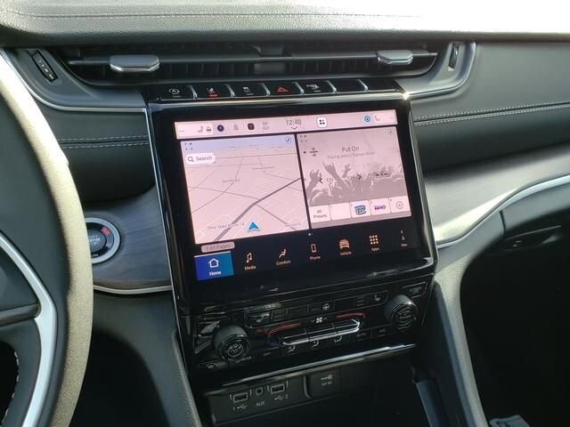 2025 Jeep Grand Cherokee L in Bedford, OH 44146 - 18103847 11