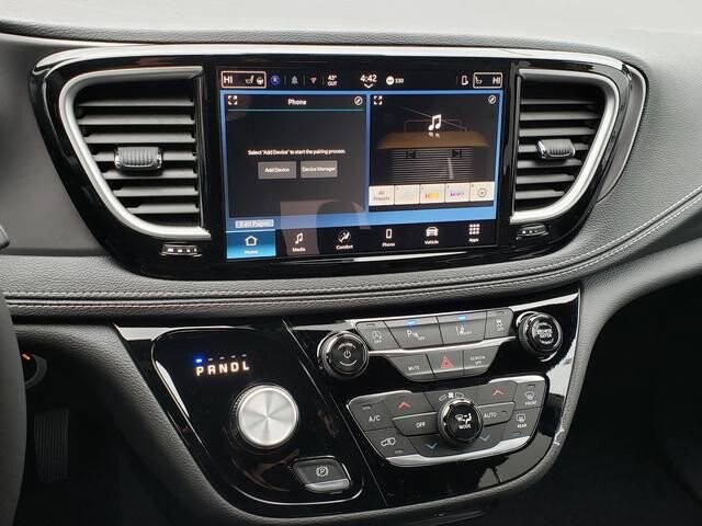 2026 Chrysler Pacifica in Bedford, OH 44146 - 18103852 10