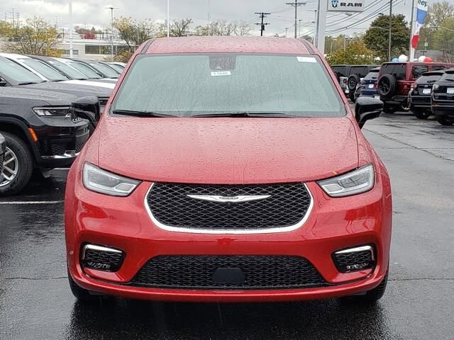 2026 Chrysler Pacifica in Bedford, OH 44146 - 18103852 5