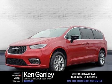 2026 Chrysler Pacifica in Bedford, OH 44146