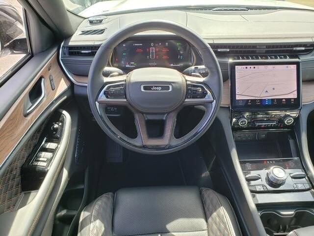 2023 Jeep Grand Cherokee in Bedford, OH 44146 - 18103857 9