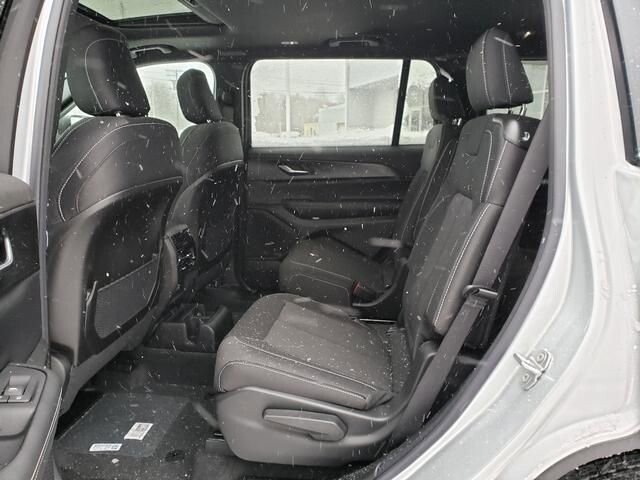 2025 Jeep Grand Cherokee L in Bedford, OH 44146 - 18103861 8