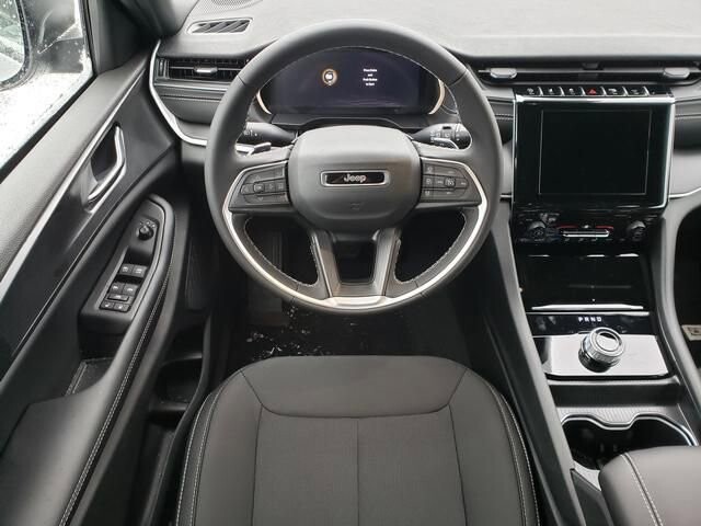 2025 Jeep Grand Cherokee L in Bedford, OH 44146 - 18103861 10