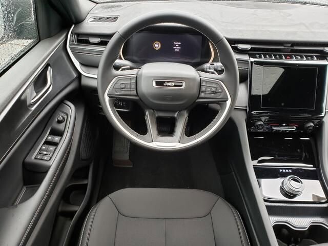 2025 Jeep Grand Cherokee L in Bedford, OH 44146 - 18103864 10