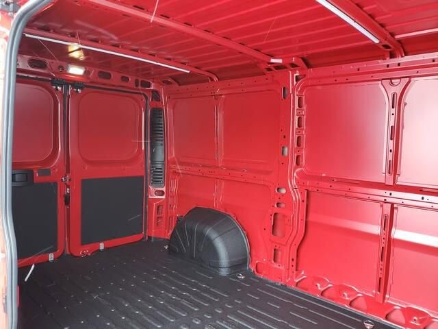 2025 RAM ProMaster in Bedford, OH 44146 - 18103868 7