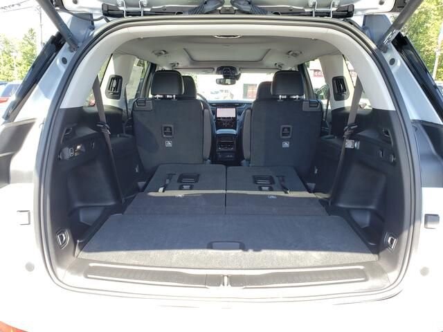 2023 Jeep Grand Cherokee L in Bedford, OH 44146 - 18103869 3