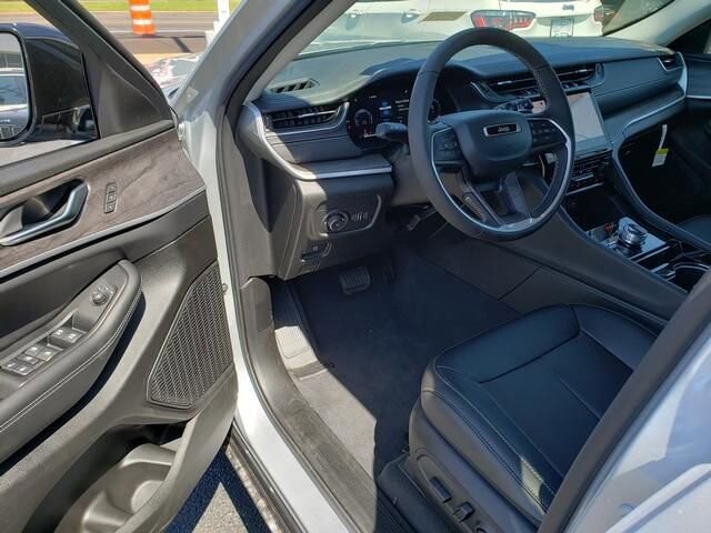 2023 Jeep Grand Cherokee L in Bedford, OH 44146 - 18103869 6