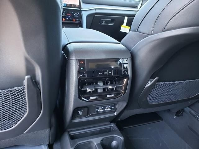 2023 Jeep Grand Cherokee L in Bedford, OH 44146 - 18103869 10