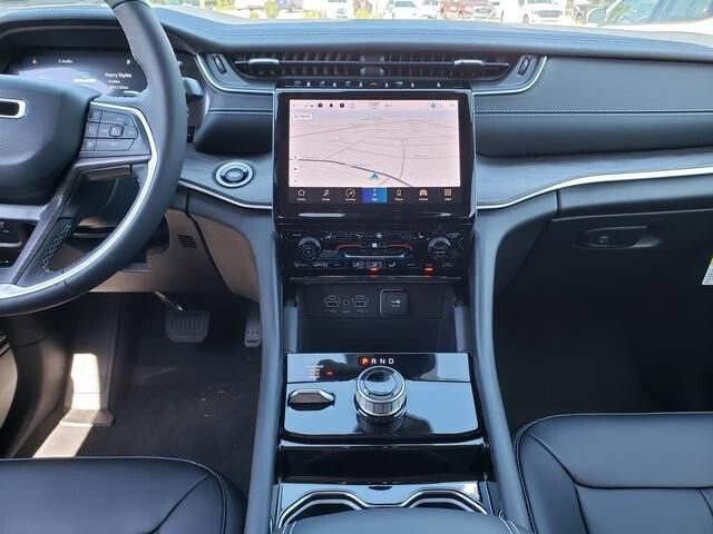 2023 Jeep Grand Cherokee L in Bedford, OH 44146 - 18103869 8