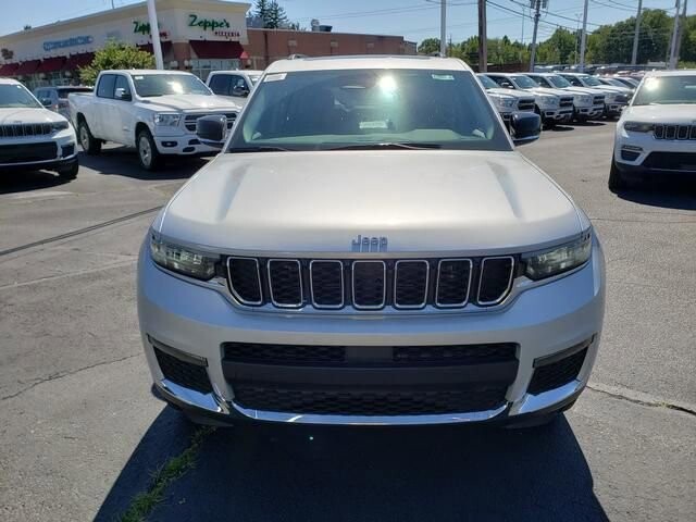 2023 Jeep Grand Cherokee L in Bedford, OH 44146 - 18103869 4