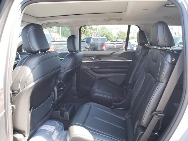 2023 Jeep Grand Cherokee L in Bedford, OH 44146 - 18103869 7