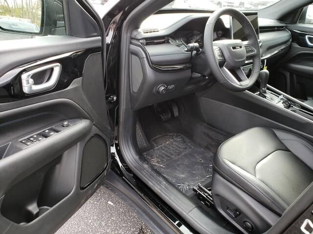 2026 Jeep Compass in Bedford, OH 44146 - 18103870 6
