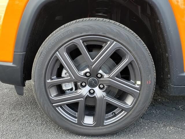 2026 Jeep Compass in Bedford, OH 44146 - 18103871 12