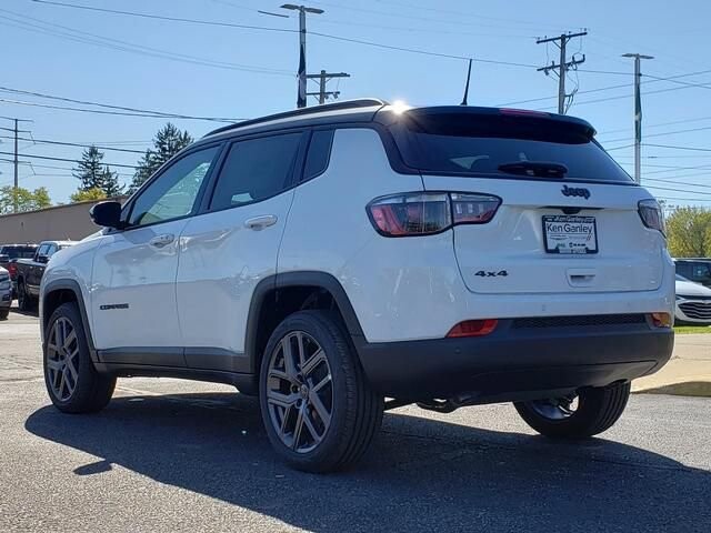 2026 Jeep Compass in Bedford, OH 44146 - 18103875 3