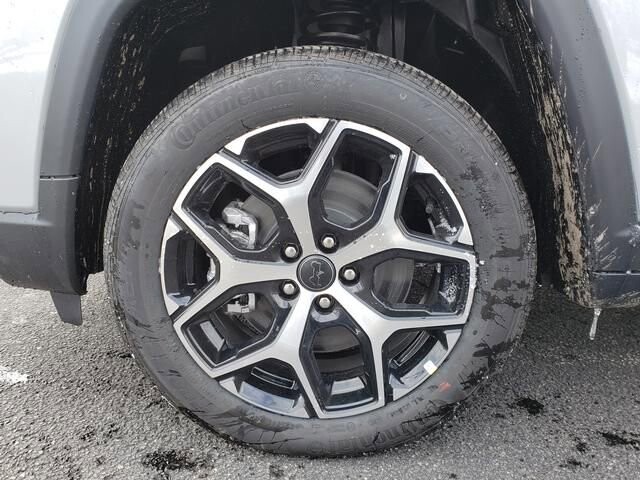 2026 Jeep Compass in Bedford, OH 44146 - 18103877 12