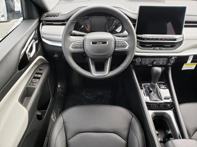 2026 Jeep Compass in Bedford, OH 44146 - 18103877 9