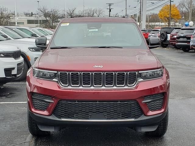2025 Jeep Grand Cherokee in Bedford, OH 44146 - 18103884 5