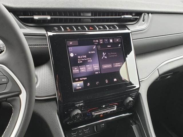 2025 Jeep Grand Cherokee in Bedford, OH 44146 - 18103884 11