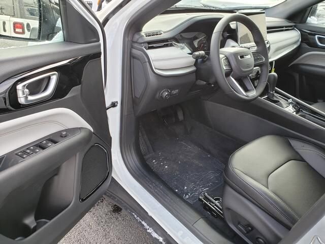 2026 Jeep Compass in Bedford, OH 44146 - 18103887 6