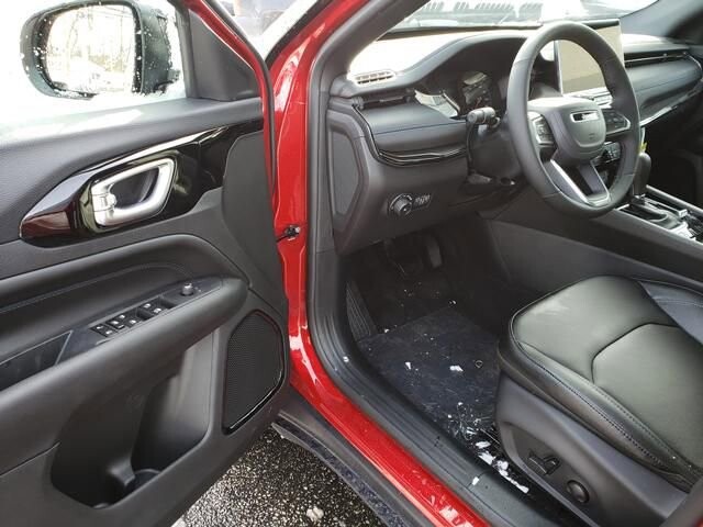 2026 Jeep Compass in Bedford, OH 44146 - 18103891 6