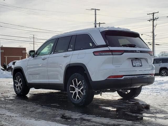 2025 Jeep Grand Cherokee in Bedford, OH 44146 - 18103893 3