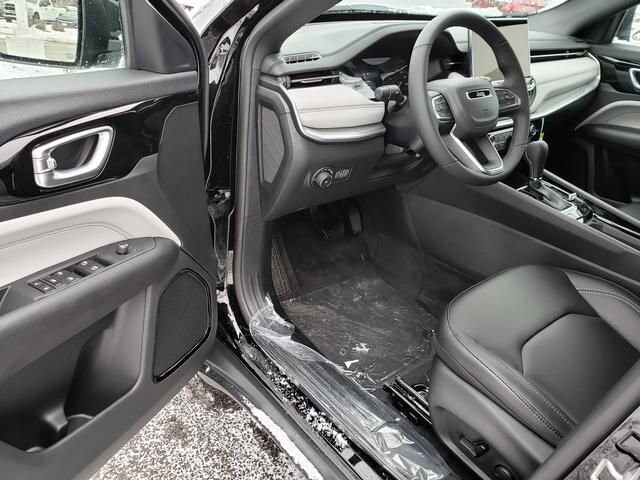 2026 Jeep Compass in Bedford, OH 44146 - 18103894 6