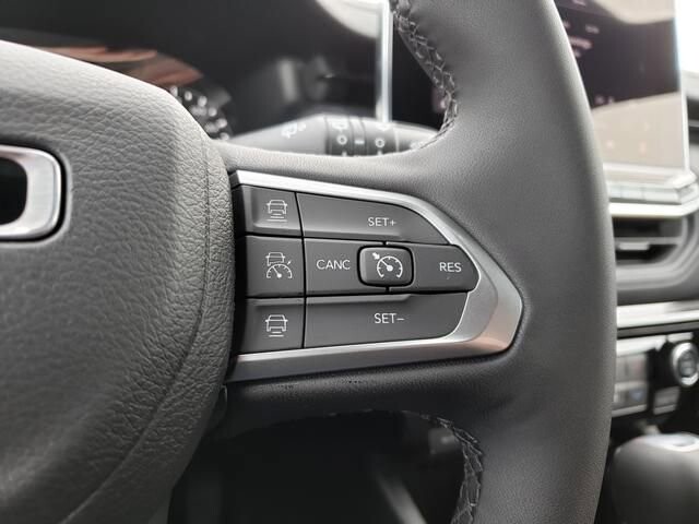 2026 Jeep Compass in Bedford, OH 44146 - 18103896 10