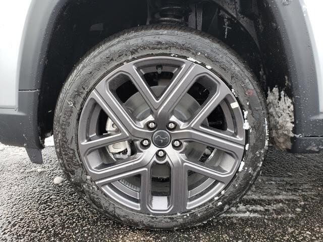 2026 Jeep Compass in Bedford, OH 44146 - 18103896 12