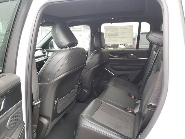 2024 Jeep Grand Cherokee in Bedford, OH 44146 - 18103898 7