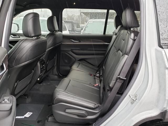 2025 Jeep Grand Cherokee L in Bedford, OH 44146 - 18103899 7