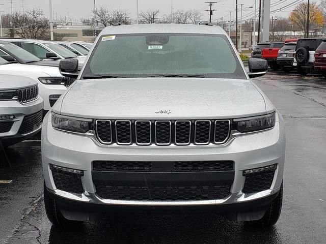 2025 Jeep Grand Cherokee L in Bedford, OH 44146 - 18103899 5