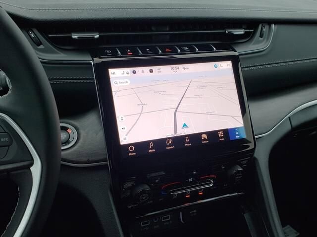 2025 Jeep Grand Cherokee L in Bedford, OH 44146 - 18103899 10