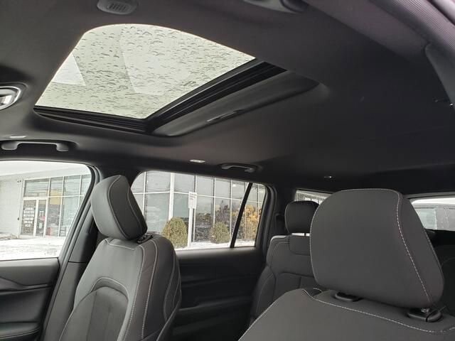 2025 Jeep Grand Cherokee L in Bedford, OH 44146 - 18103900 7