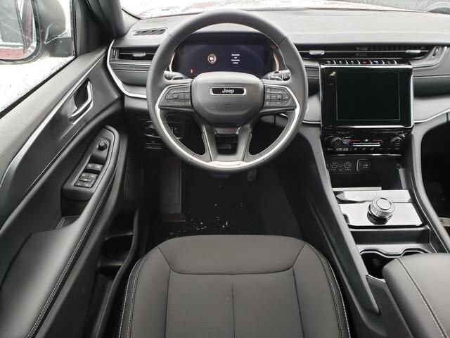 2025 Jeep Grand Cherokee L in Bedford, OH 44146 - 18103900 10
