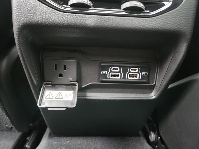 2024 Jeep Grand Cherokee in Bedford, OH 44146 - 18103902 10