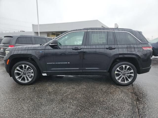 2024 Jeep Grand Cherokee in Bedford, OH 44146 - 18103902 3